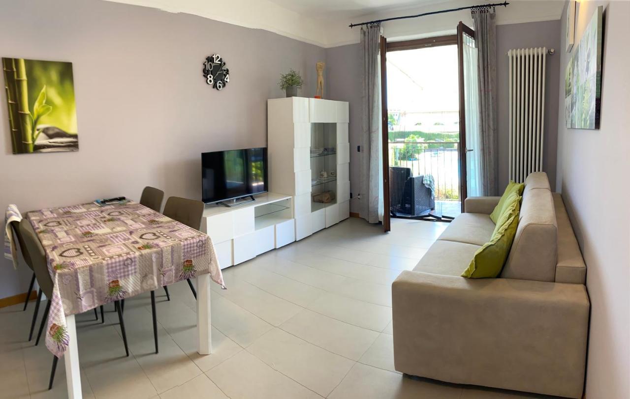 Moro Nest Apartment Monvalle Екстериор снимка